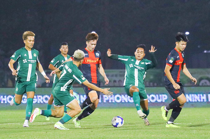 Hoàng Đức và Ninh Bình cho thấy sự khác biệt lớn so với phần còn lại ở giải hạng Nhất