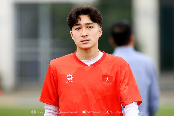 Thomas Mai Veeren hoà nhập tốt trong buổi tập đầu tiên cùng các đồng đội mới