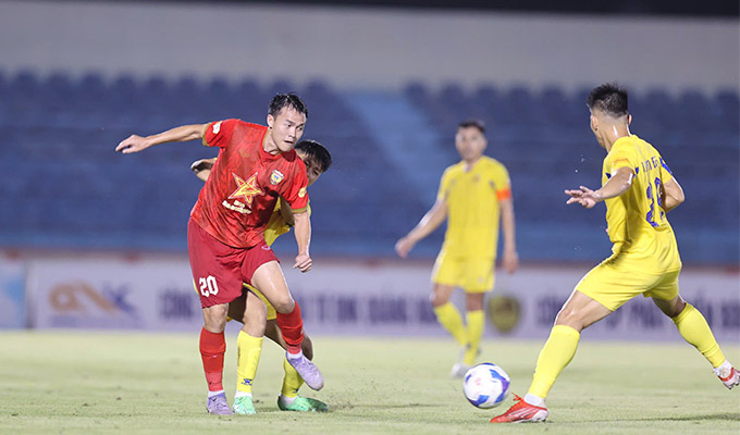 Hà Tĩnh liên tiếp nhận 2 trận thua trước 2 đội đua trụ hạng là SLNA và Quảng Nam - Ảnh: Sông Hàn