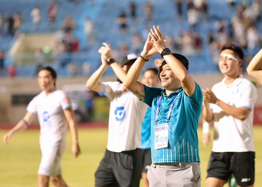 HLV Nam Định lập cột mốc ấn tượng sau chức vô địch V-League 650477