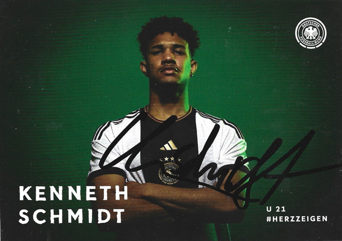Kenneth Schmidt từng khoác áo U21 Đức